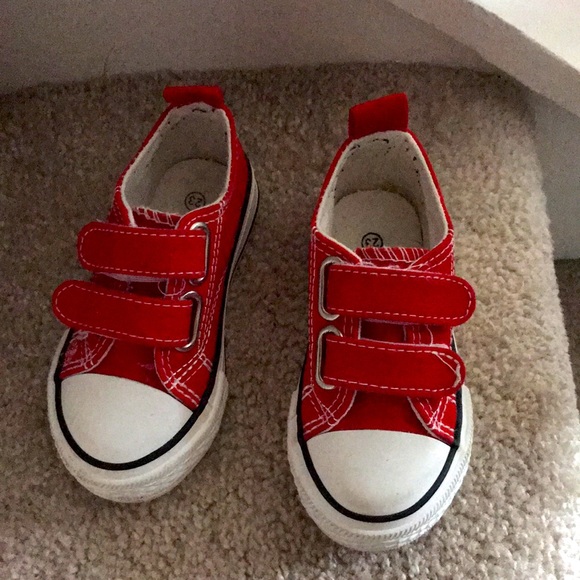 Red baby shoes - Picture 2 of 5